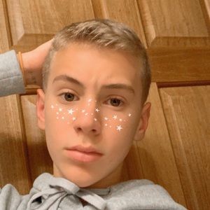 Meet your Posher, Max